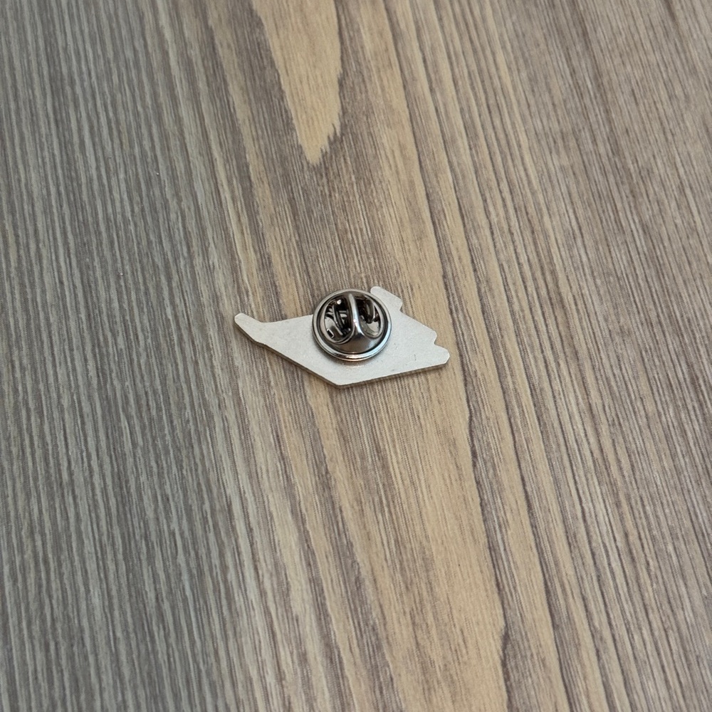 Lamborghini 60th Anniversary Pin - Picture 2 of 2